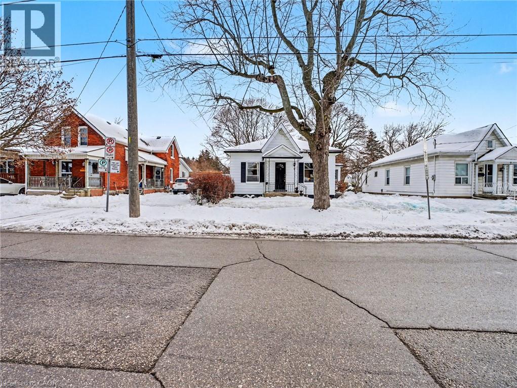 11 Wells Avenue, Brantford, Ontario  N3R 4J3 - Photo 3 - 40793809