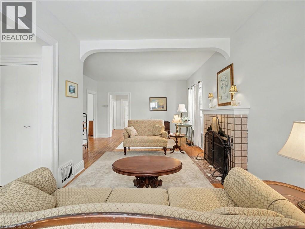 11 Wells Avenue, Brantford, Ontario  N3R 4J3 - Photo 8 - 40793809