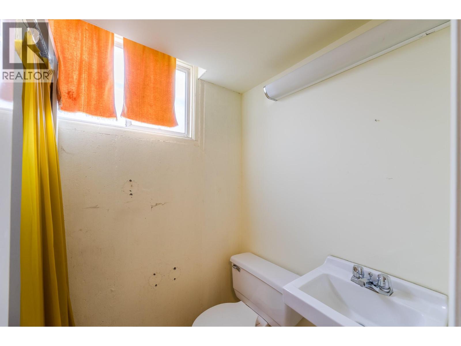 2450 Mckenzie Street, Penticton, British Columbia  V2A 6H7 - Photo 27 - 10371004