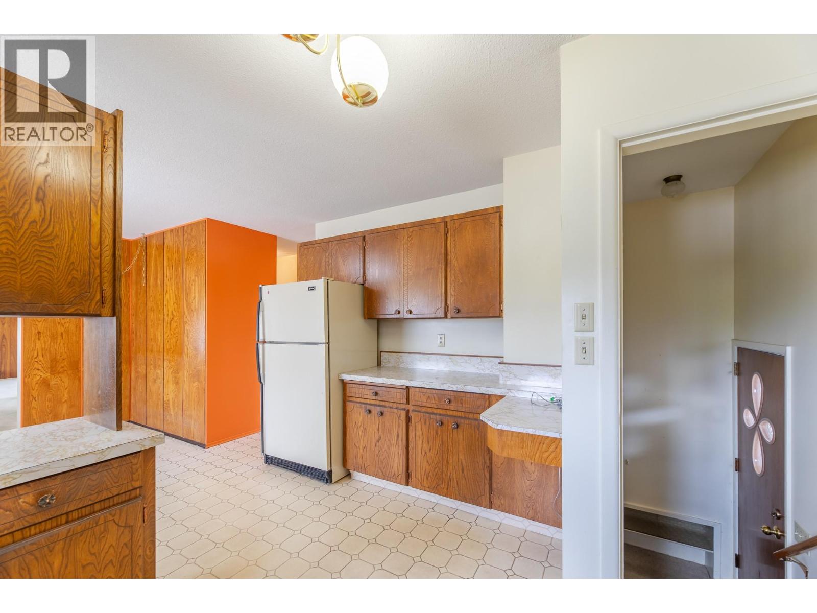 2450 Mckenzie Street, Penticton, British Columbia  V2A 6H7 - Photo 14 - 10371004