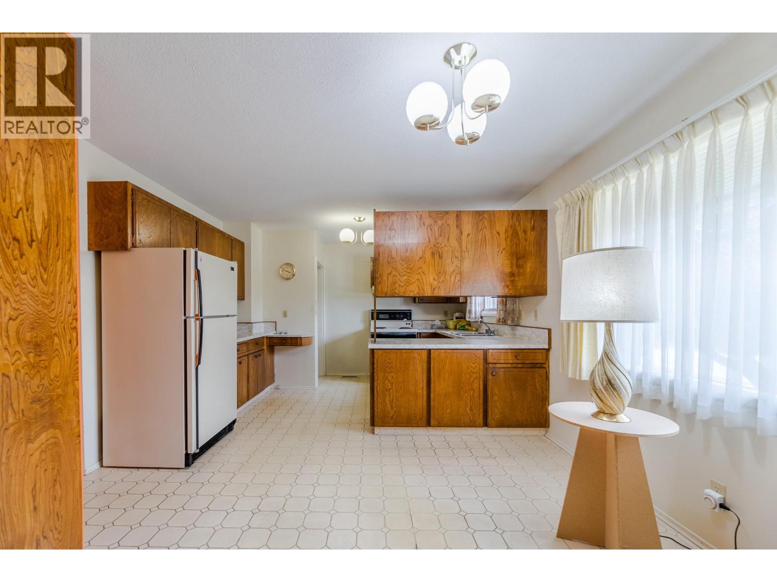 2450 Mckenzie Street, Penticton, British Columbia  V2A 6H7 - Photo 10 - 10371004