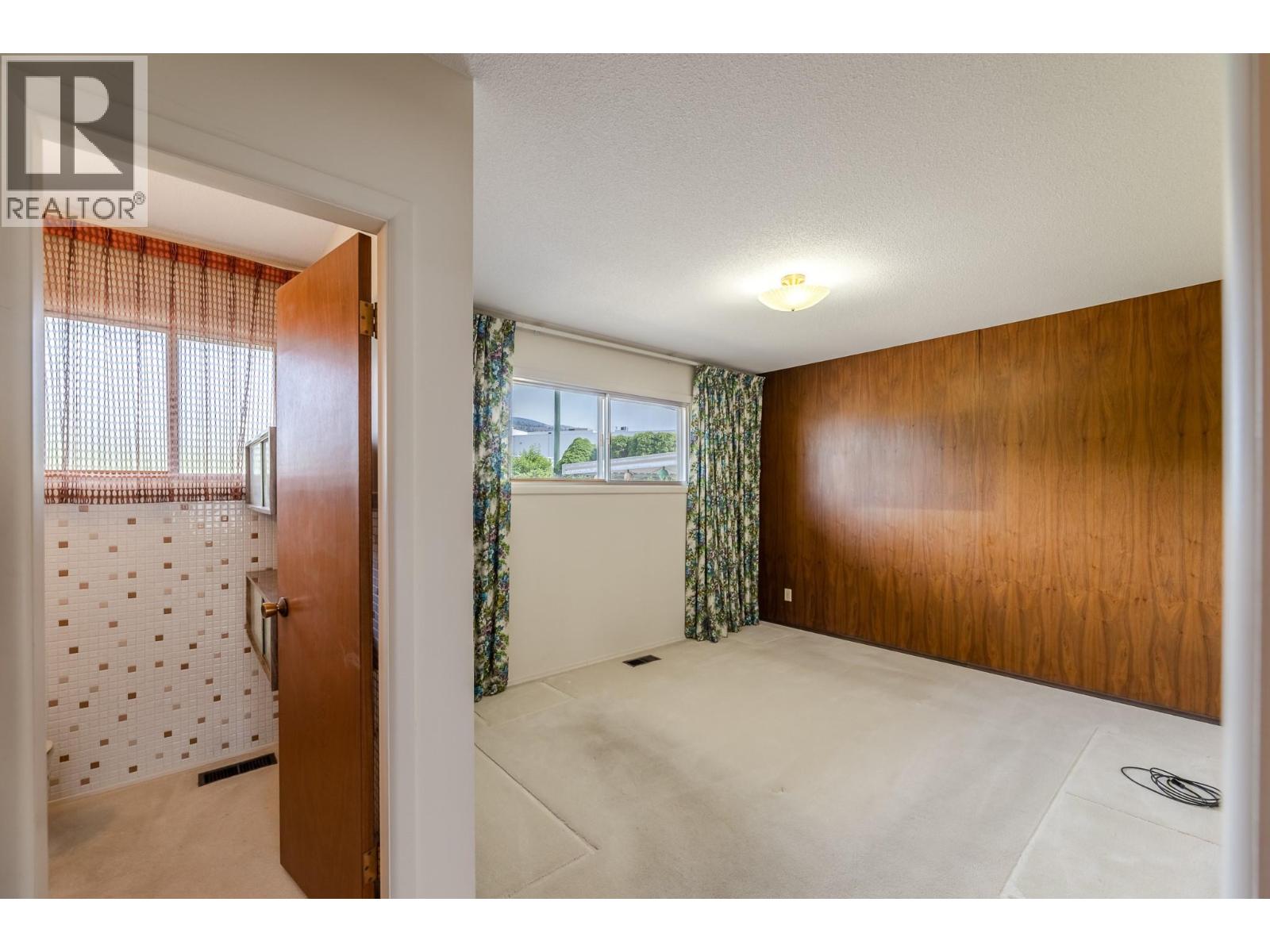 2450 Mckenzie Street, Penticton, British Columbia  V2A 6H7 - Photo 16 - 10371004