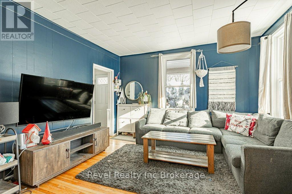 226 Oxford Street, Ingersoll (Ingersoll - South), Ontario  N5C 2V9 - Photo 11 - X12632064