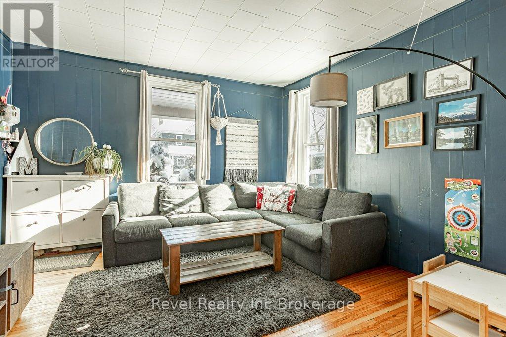 226 Oxford Street, Ingersoll (Ingersoll - South), Ontario  N5C 2V9 - Photo 12 - X12632064