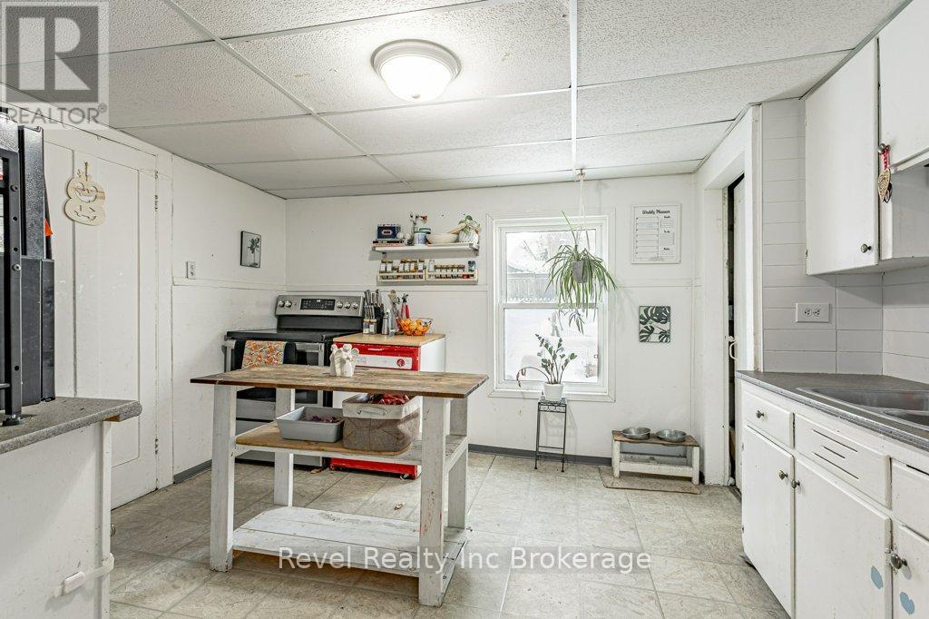 226 Oxford Street, Ingersoll (Ingersoll - South), Ontario  N5C 2V9 - Photo 15 - X12632064