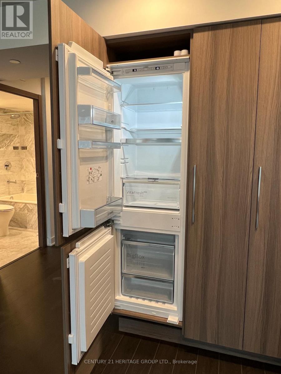 2210 - 19 Bathurst Street, Toronto, Ontario  M5V 2P1 - Photo 10 - C12632052