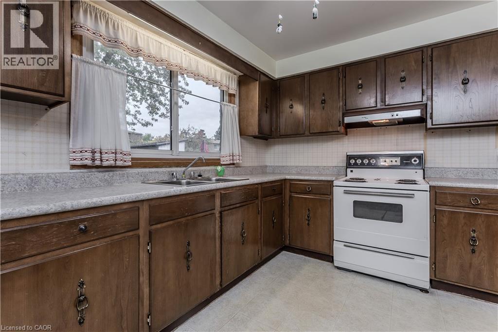 4048 Longmoor Drive, Burlington, Ontario  L7L 1X2 - Photo 10 - 40782284