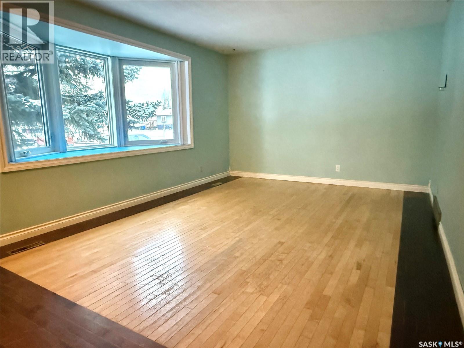 2472 Ross Crescent, North Battleford, Saskatchewan  S9A 3R3 - Photo 8 - SK021101