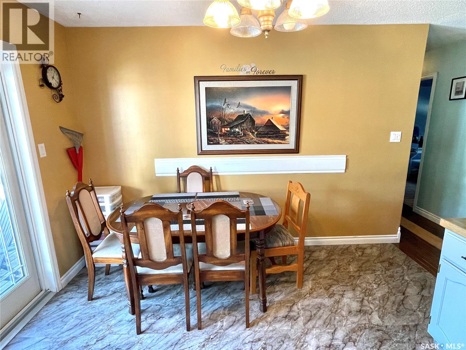 2472 Ross Crescent, North Battleford, Saskatchewan  S9A 3R3 - Photo 7 - SK021101