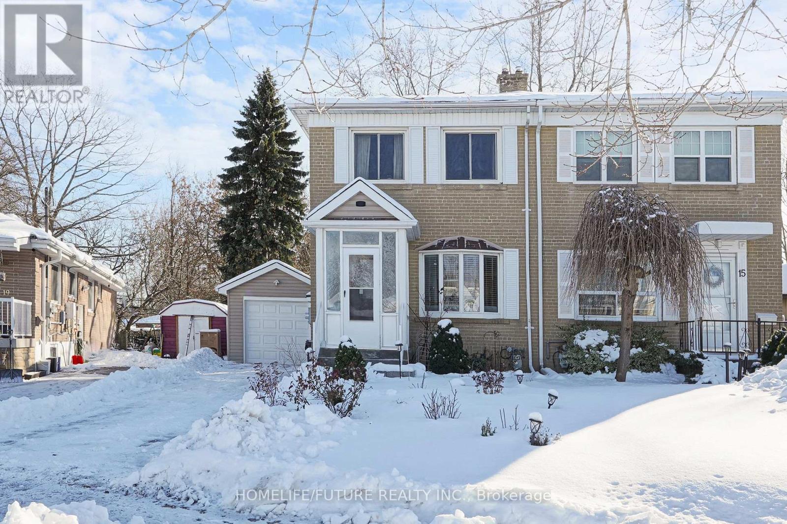 17 MEDWAY CRESCENT, Toronto, Ontario