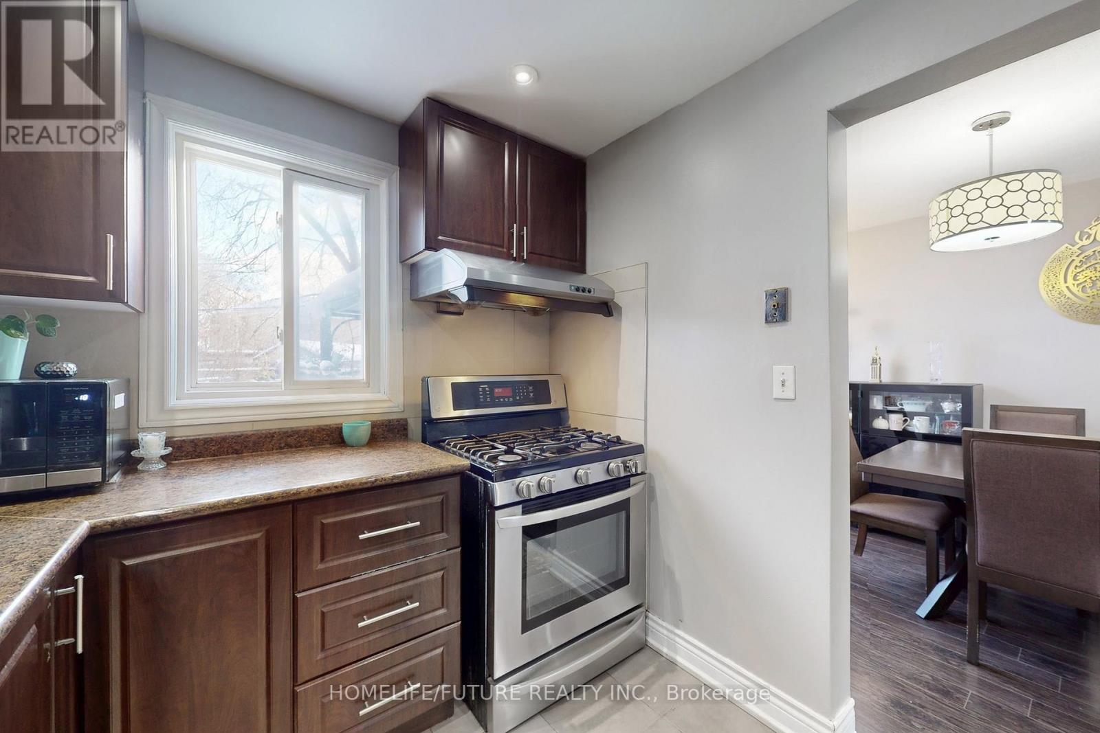 17 Medway Crescent, Toronto, Ontario  M1P 3T7 - Photo 17 - E12632072