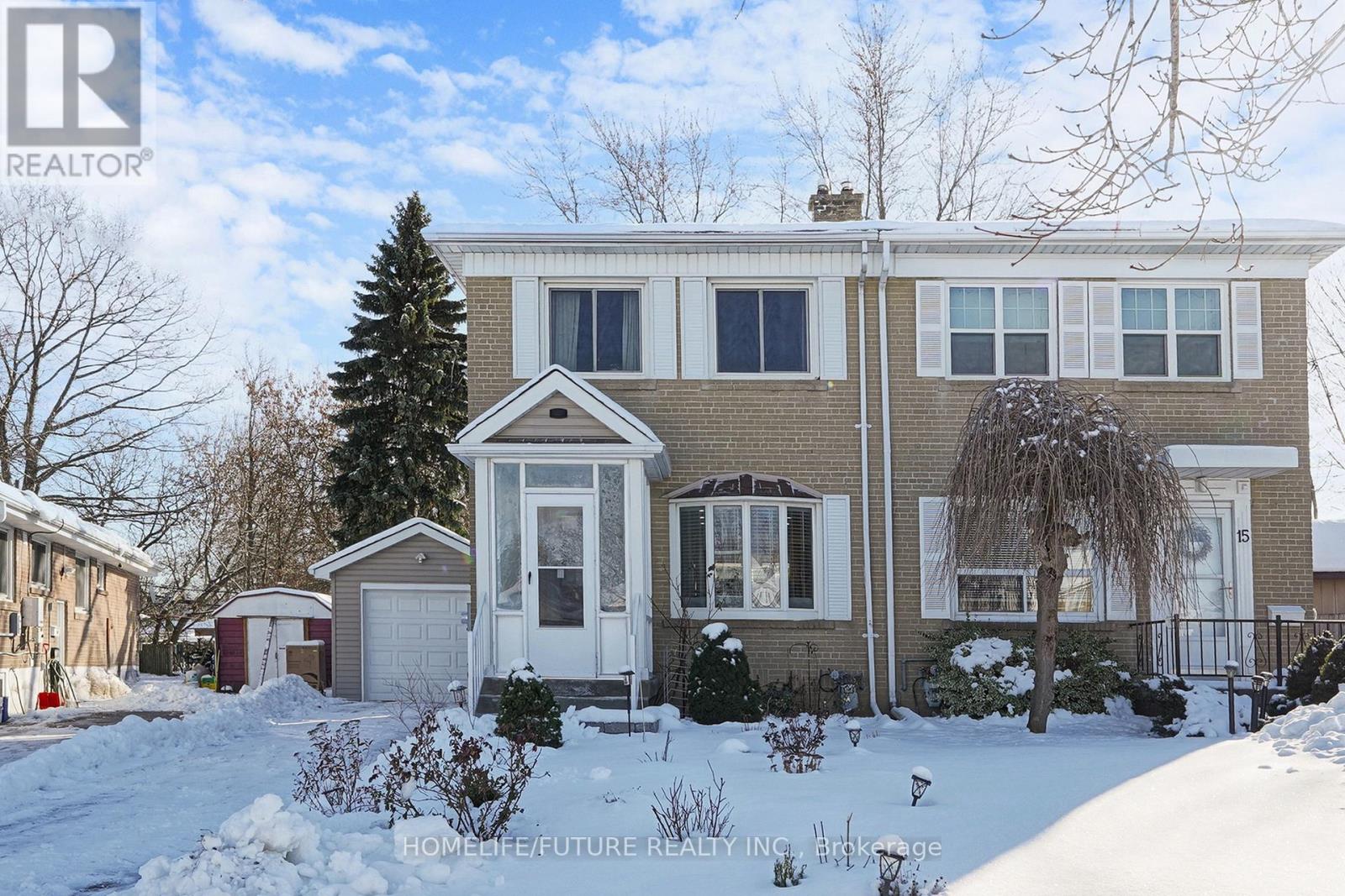 17 Medway Crescent, Toronto, Ontario  M1P 3T7 - Photo 2 - E12632072