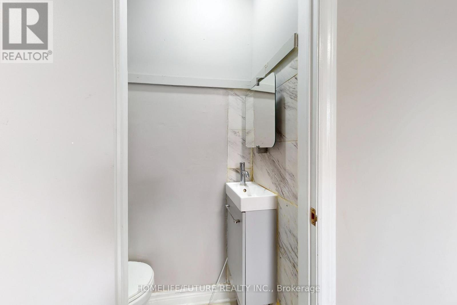 17 Medway Crescent, Toronto, Ontario  M1P 3T7 - Photo 24 - E12632072