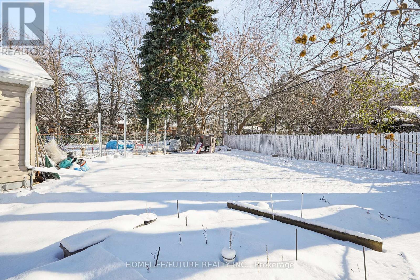 17 Medway Crescent, Toronto, Ontario  M1P 3T7 - Photo 47 - E12632072