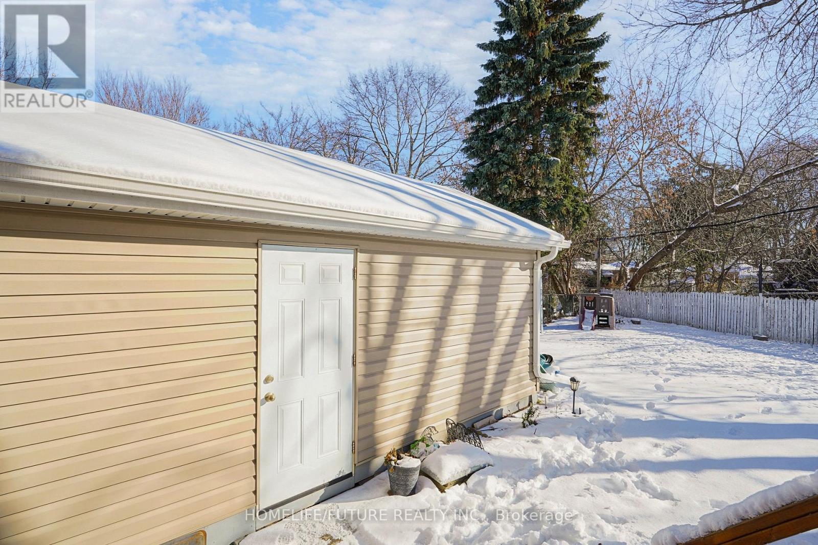 17 Medway Crescent, Toronto, Ontario  M1P 3T7 - Photo 48 - E12632072