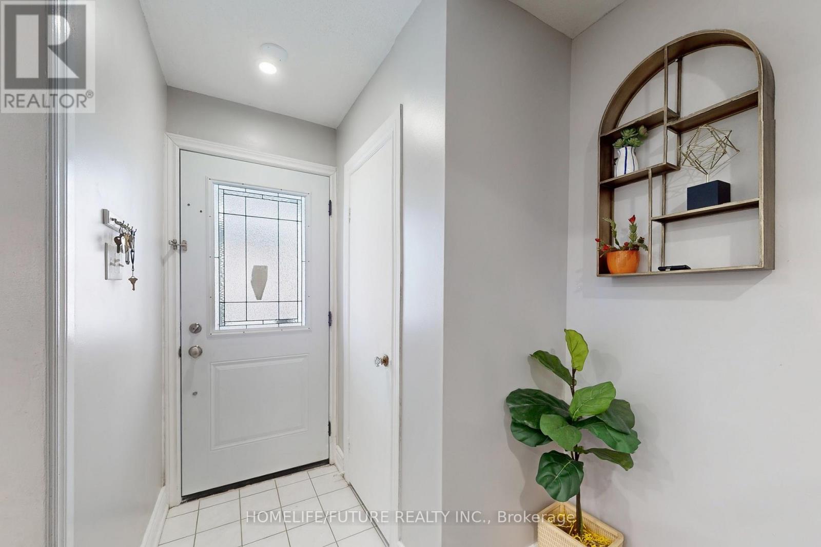 17 Medway Crescent, Toronto, Ontario  M1P 3T7 - Photo 5 - E12632072