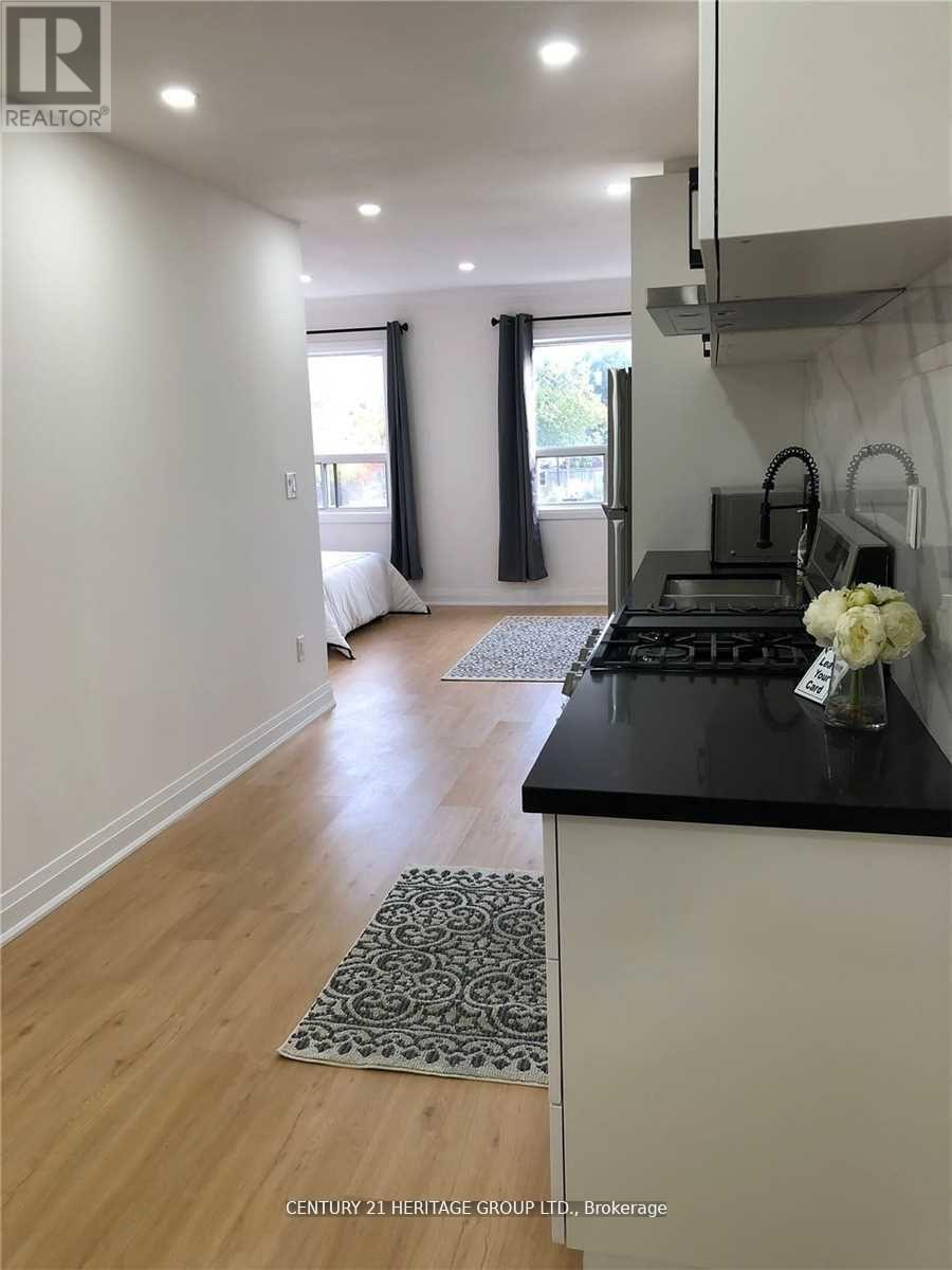 1 - 1710 Danforth Avenue, Toronto (Danforth), Ontario  M4C 1H8 - Photo 9 - E12632074