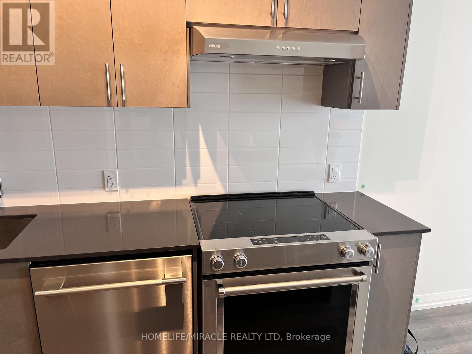 1407 - 27 Korda Gate, Vaughan, Ontario  L4K 0P6 - Photo 3 - N12613664