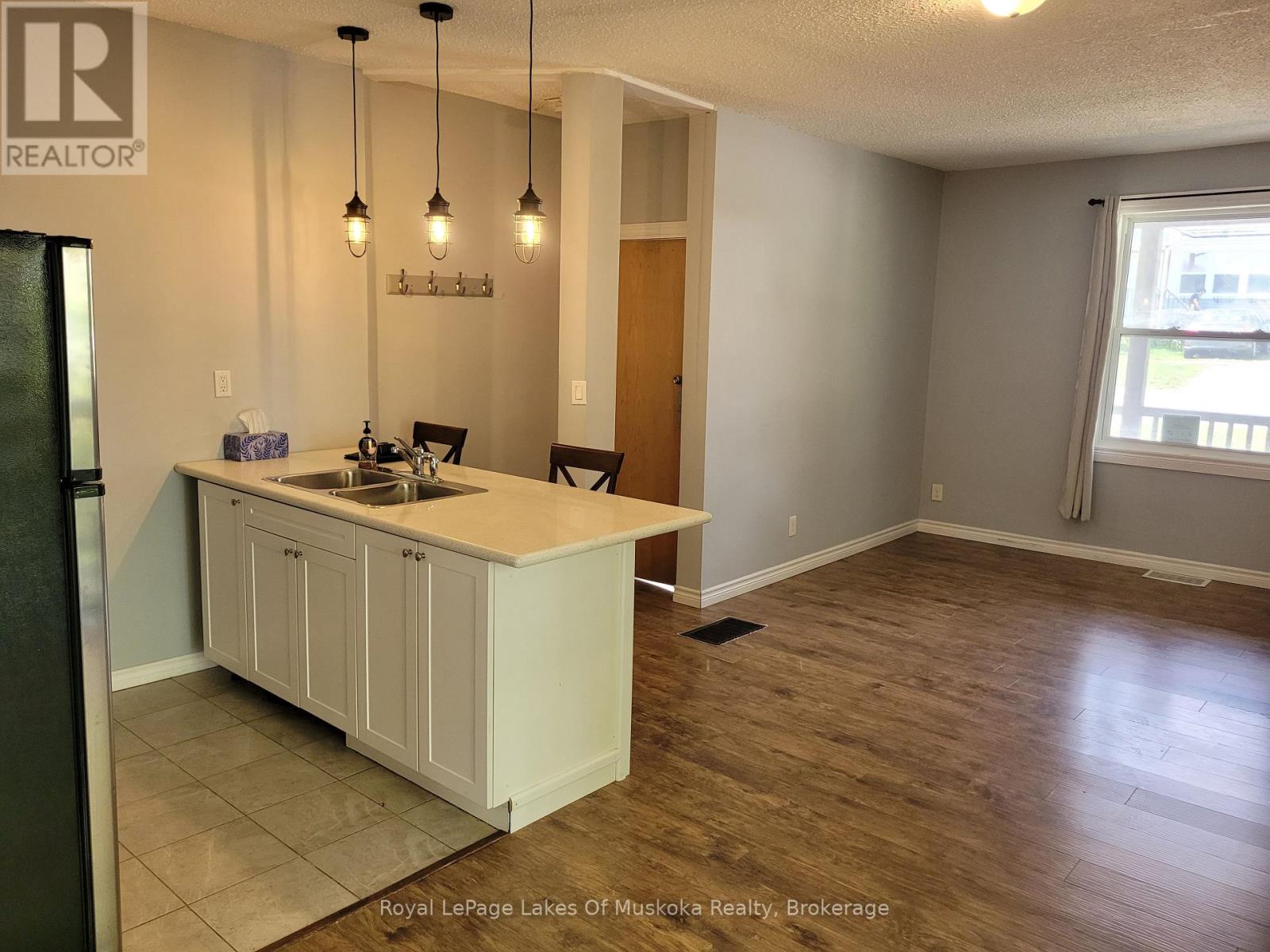 1 - 227 Nottawasaga Street, Orillia, Ontario L3V 3K2 - Photo 10 - S12632098