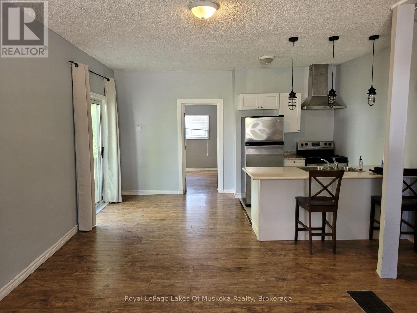 1 - 227 Nottawasaga Street, Orillia, Ontario L3V 3K2 - Photo 2 - S12632098