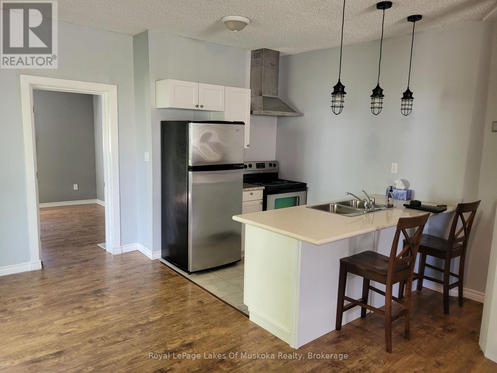 1 - 227 Nottawasaga Street, Orillia, Ontario L3V 3K2 - Photo 3 - S12632098