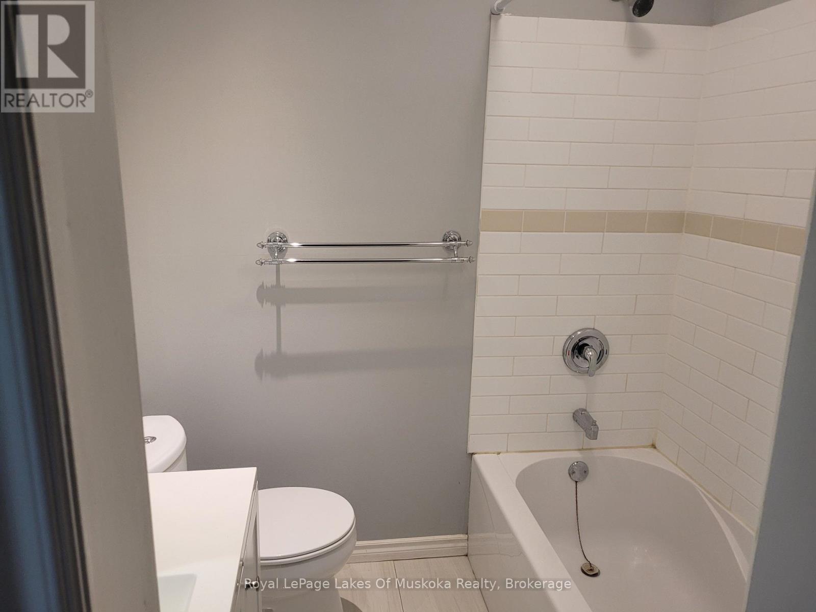 1 - 227 Nottawasaga Street, Orillia, Ontario L3V 3K2 - Photo 6 - S12632098