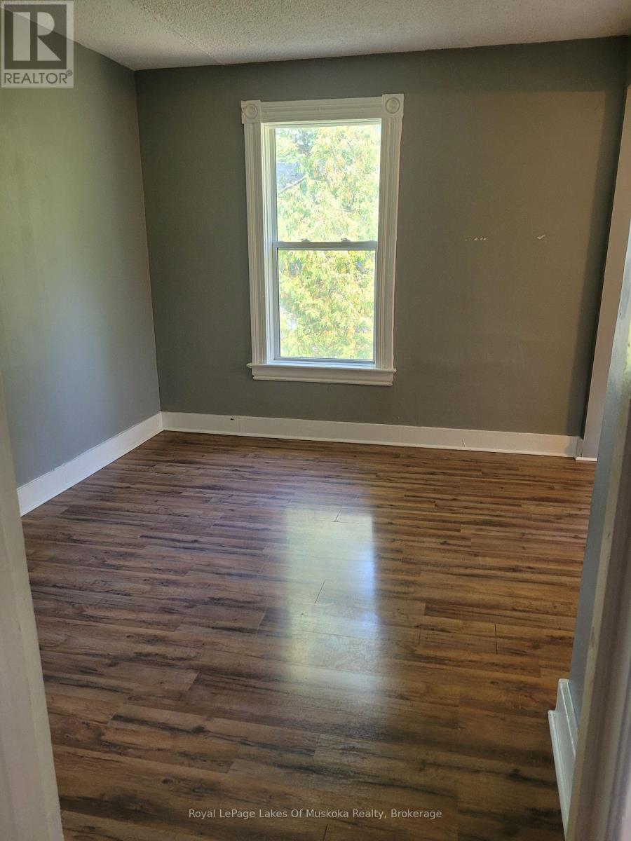 2 - 227 Nottawasaga Street, Orillia, Ontario  L3V 3K2 - Photo 5 - S12632100