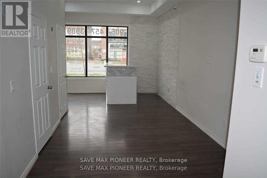 2 - 112 Inspire Boulevard, Brampton (Sandringham-Wellington), Ontario  L6R 3X8 - Photo 5 - W12632040