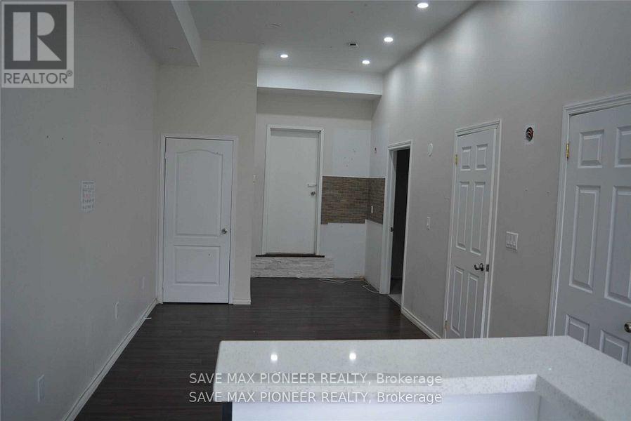 2 - 112 Inspire Boulevard, Brampton (Sandringham-Wellington), Ontario  L6R 3X8 - Photo 6 - W12632040