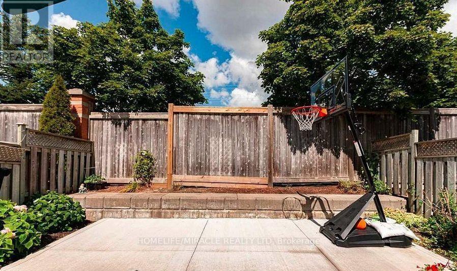 36 Bramcedar Crescent, Brampton, Ontario  L7A 1T3 - Photo 12 - W12632044