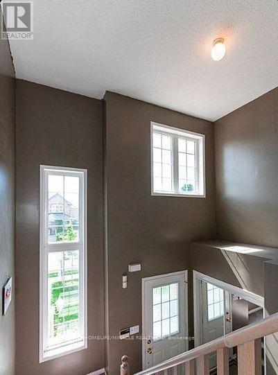 36 Bramcedar Crescent, Brampton, Ontario  L7A 1T3 - Photo 8 - W12632044