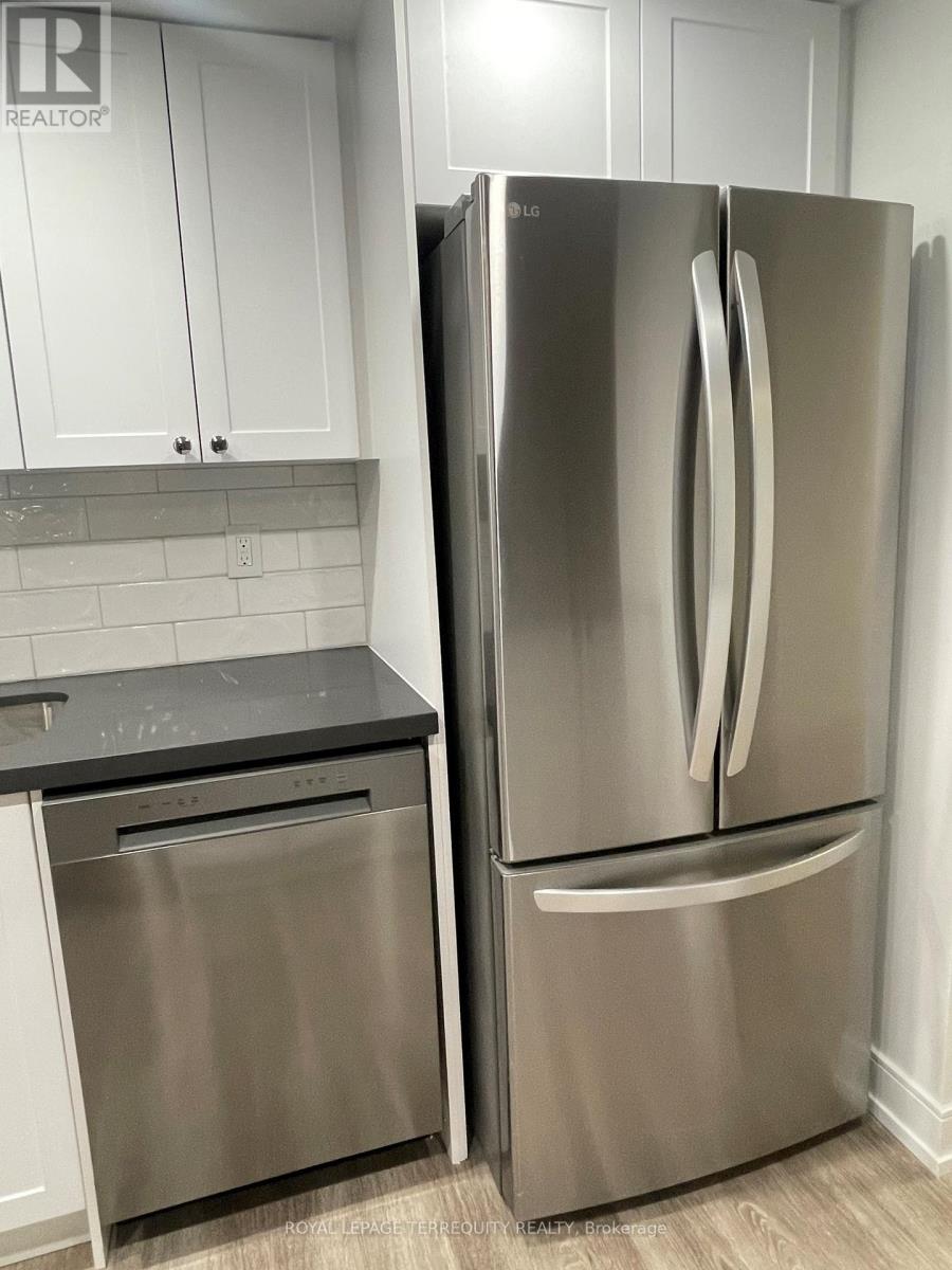 806 - 2091 Hurontario Street, Mississauga, Ontario L5A 4E6 - Photo 5 - W12632068