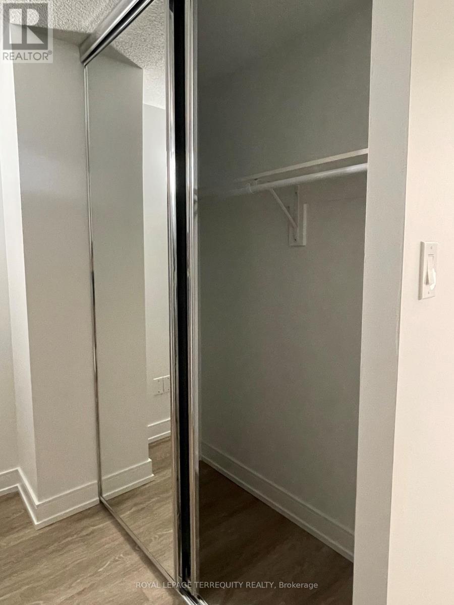 806 - 2091 Hurontario Street, Mississauga, Ontario L5A 4E6 - Photo 7 - W12632068