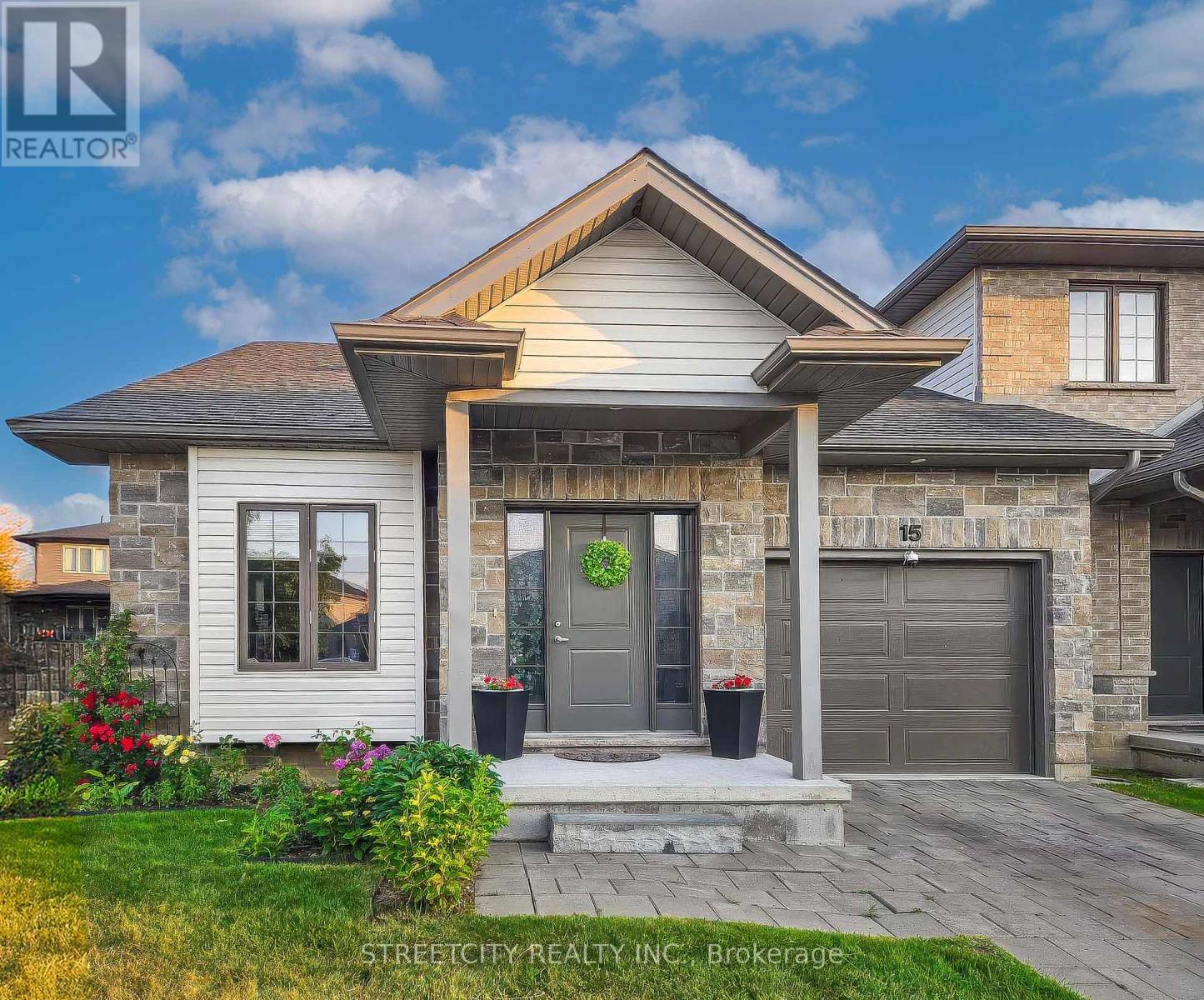 15 - 2910 Tokala Trail, London North, Ontario N6G 5B4 - Photo 1 - X12632096