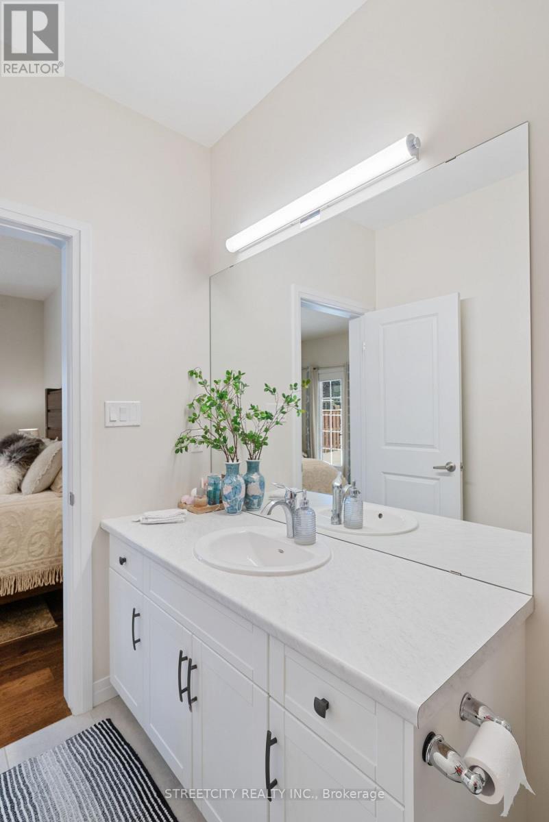 15 - 2910 Tokala Trail, London North, Ontario N6G 5B4 - Photo 28 - X12632096