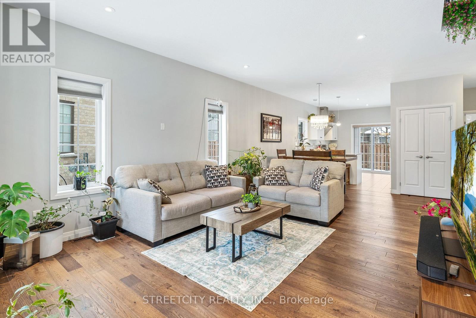 15 - 2910 Tokala Trail, London North, Ontario N6G 5B4 - Photo 3 - X12632096