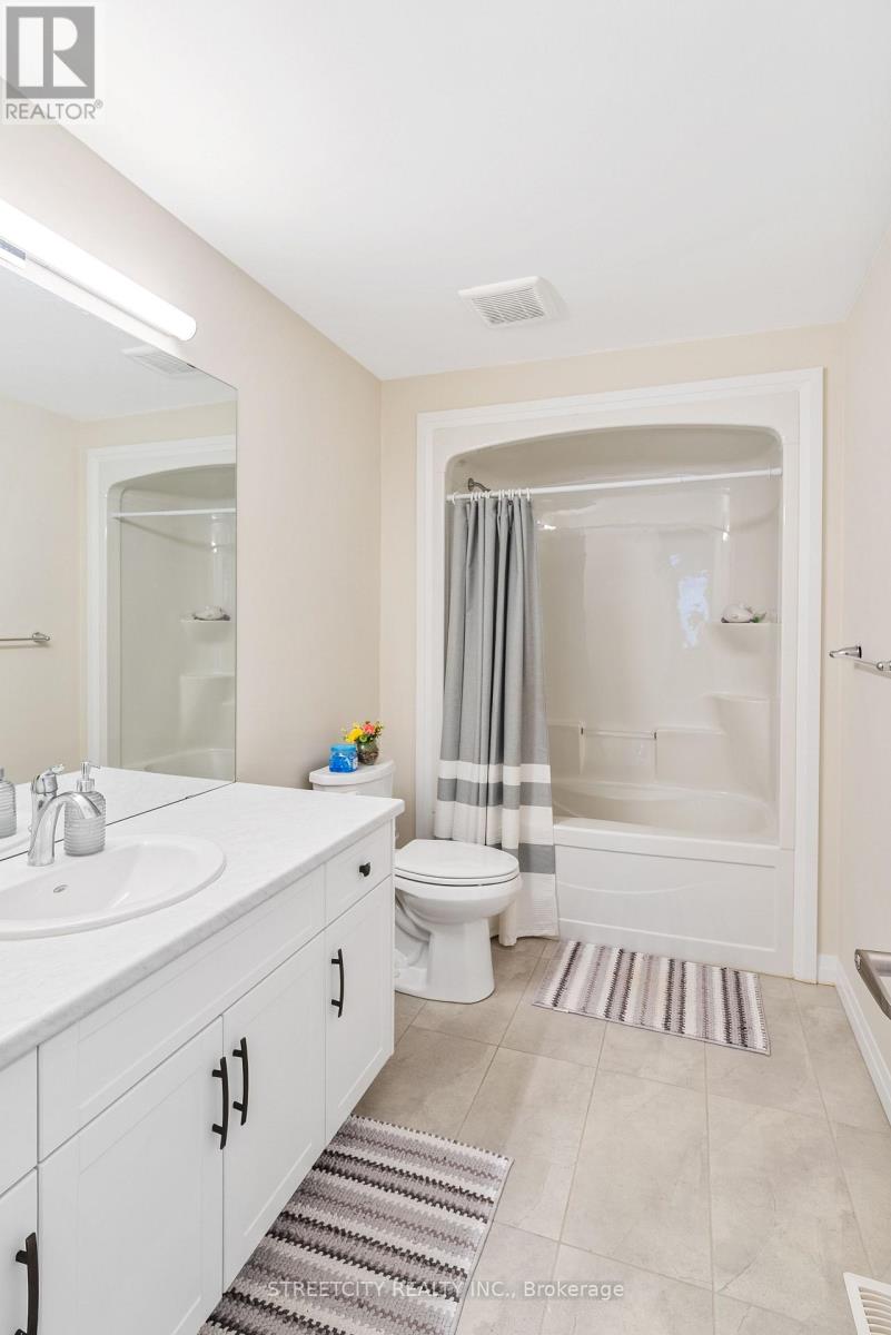 15 - 2910 Tokala Trail, London North, Ontario N6G 5B4 - Photo 34 - X12632096