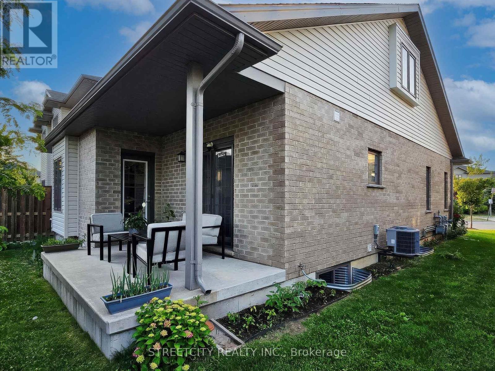 15 - 2910 Tokala Trail, London North, Ontario N6G 5B4 - Photo 38 - X12632096