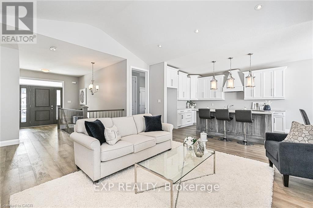 43 Coulter Street, Perth East, Ontario  N0K 1M0 - Photo 9 - X12632058