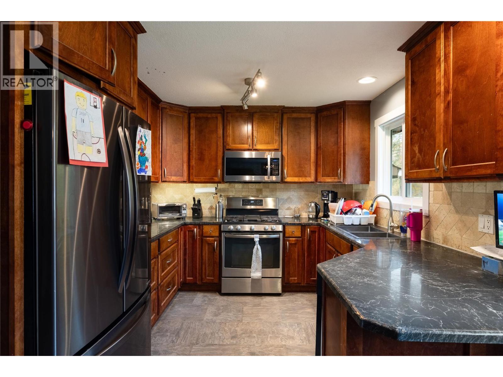 5712 6 Highway, Vernon, British Columbia  V1B 3E1 - Photo 6 - 10371135