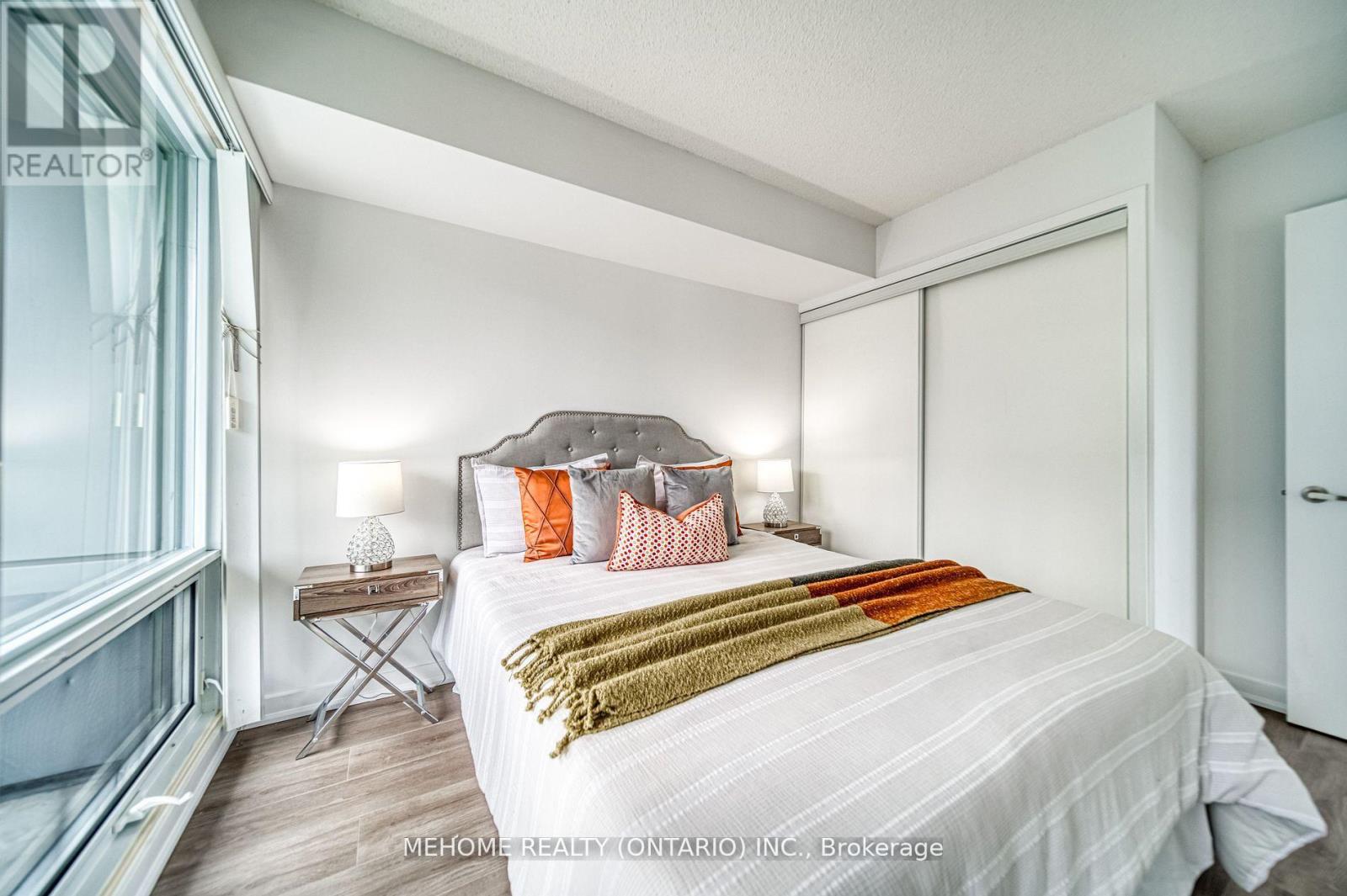 1902 - 25 Telegram Mews, Toronto, Ontario  M5V 3Z1 - Photo 4 - C12632084