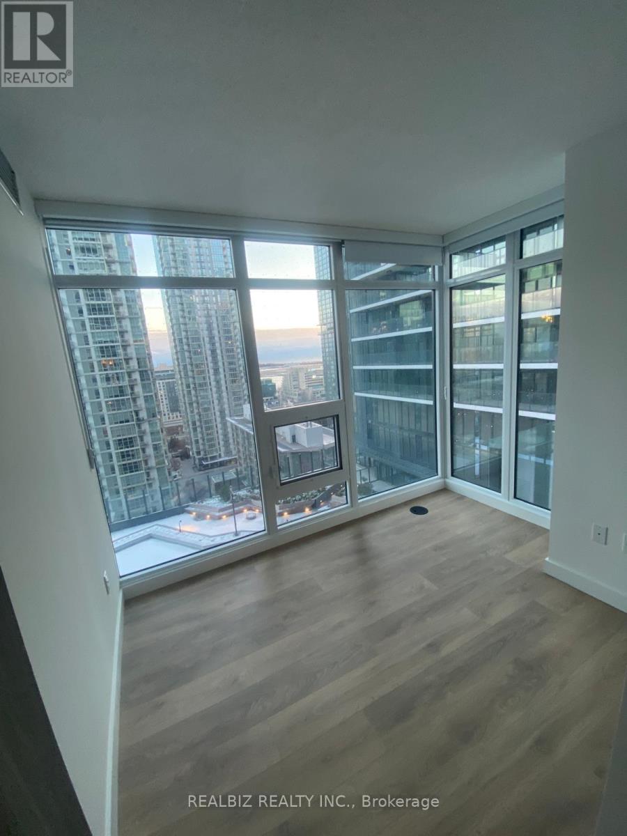 1710 - 1 Concord Cityplace Way, Toronto, Ontario  M5V 0X4 - Photo 2 - C12632106