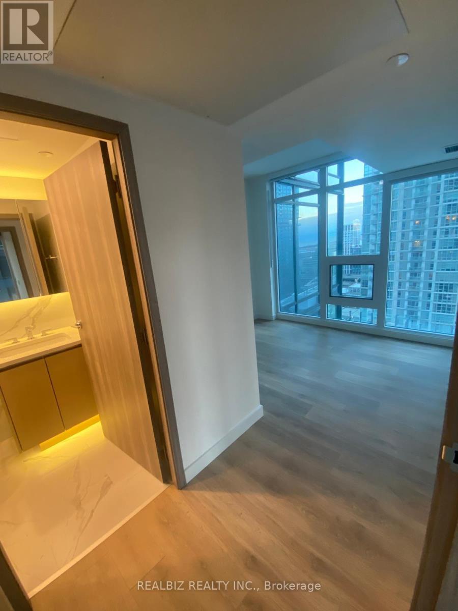 1710 - 1 Concord Cityplace Way, Toronto, Ontario  M5V 0X4 - Photo 3 - C12632106