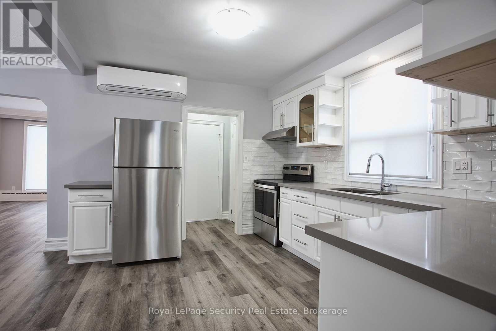 2ND FLOOR - 32 ASHBURY AVENUE N, Toronto, Ontario