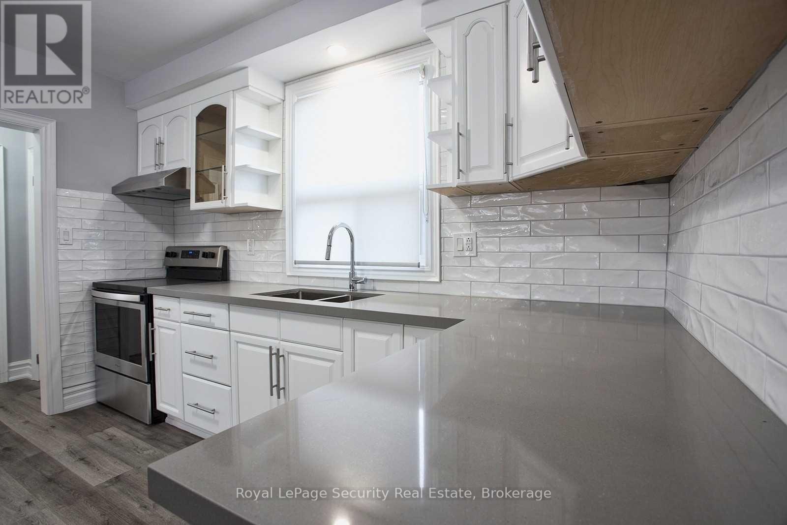 2nd Floor - 32 Ashbury Avenue N, Toronto, Ontario  M6E 1V7 - Photo 4 - C12632132