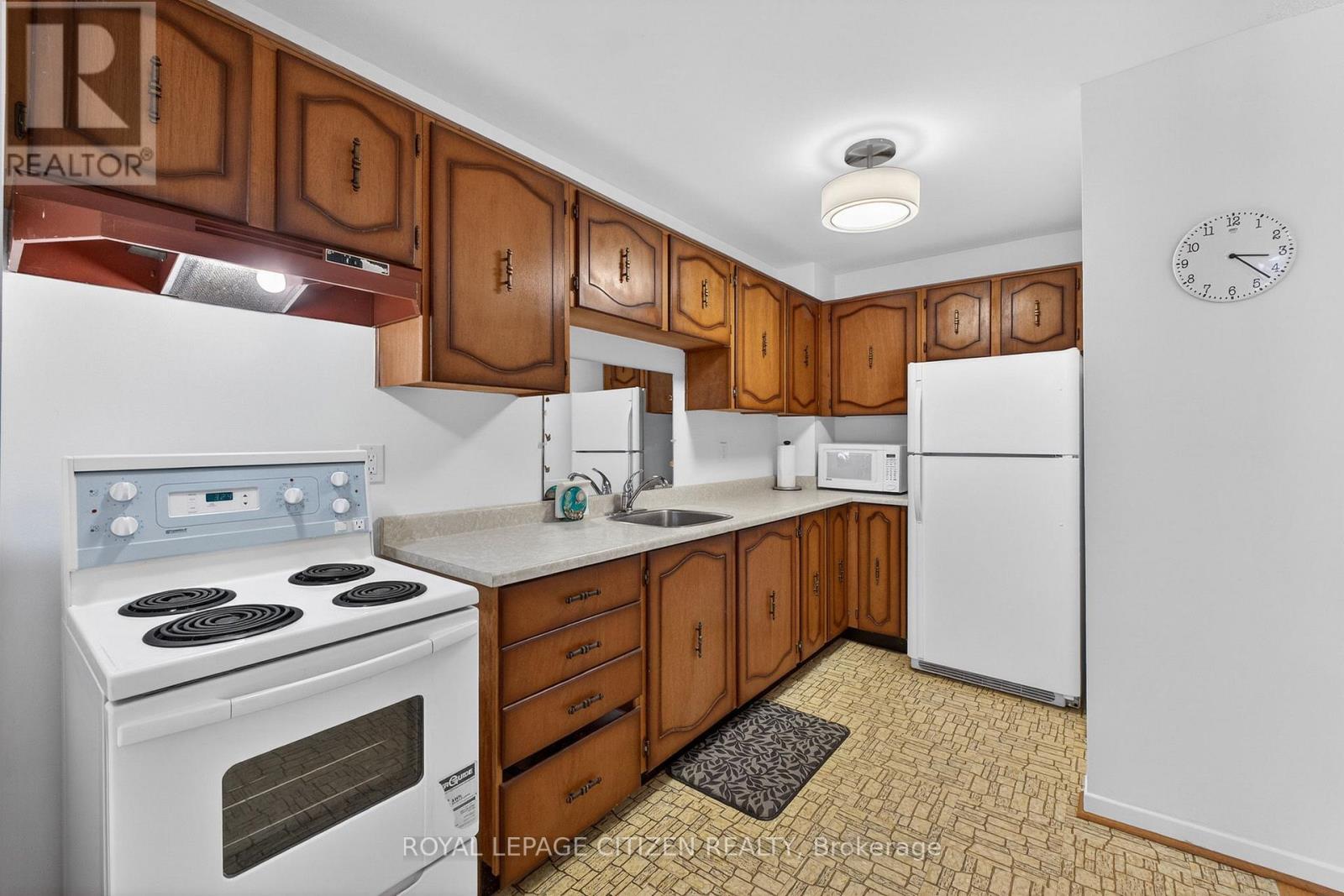 54 Camberley Court, Toronto, Ontario  M1B 2S6 - Photo 10 - E12632118