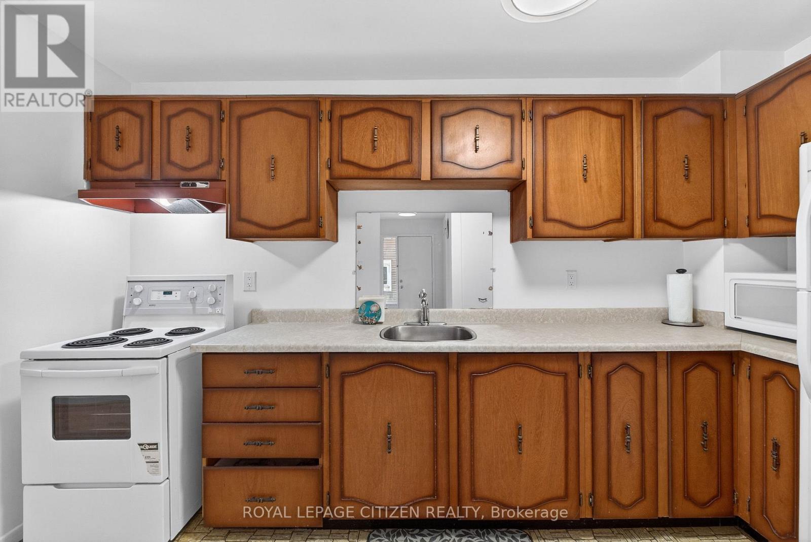 54 Camberley Court, Toronto, Ontario  M1B 2S6 - Photo 11 - E12632118