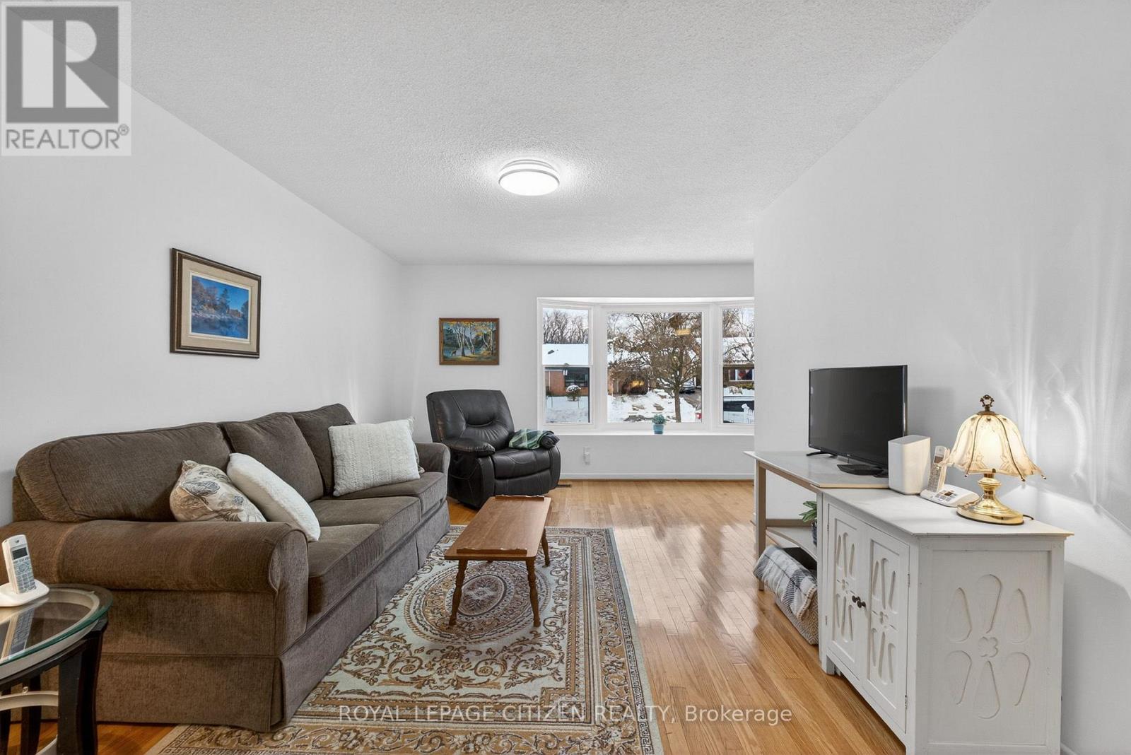 54 Camberley Court, Toronto, Ontario  M1B 2S6 - Photo 5 - E12632118