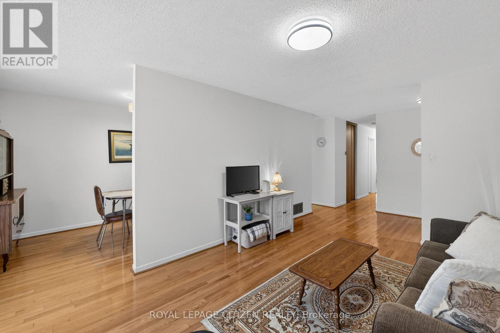 54 Camberley Court, Toronto, Ontario  M1B 2S6 - Photo 7 - E12632118