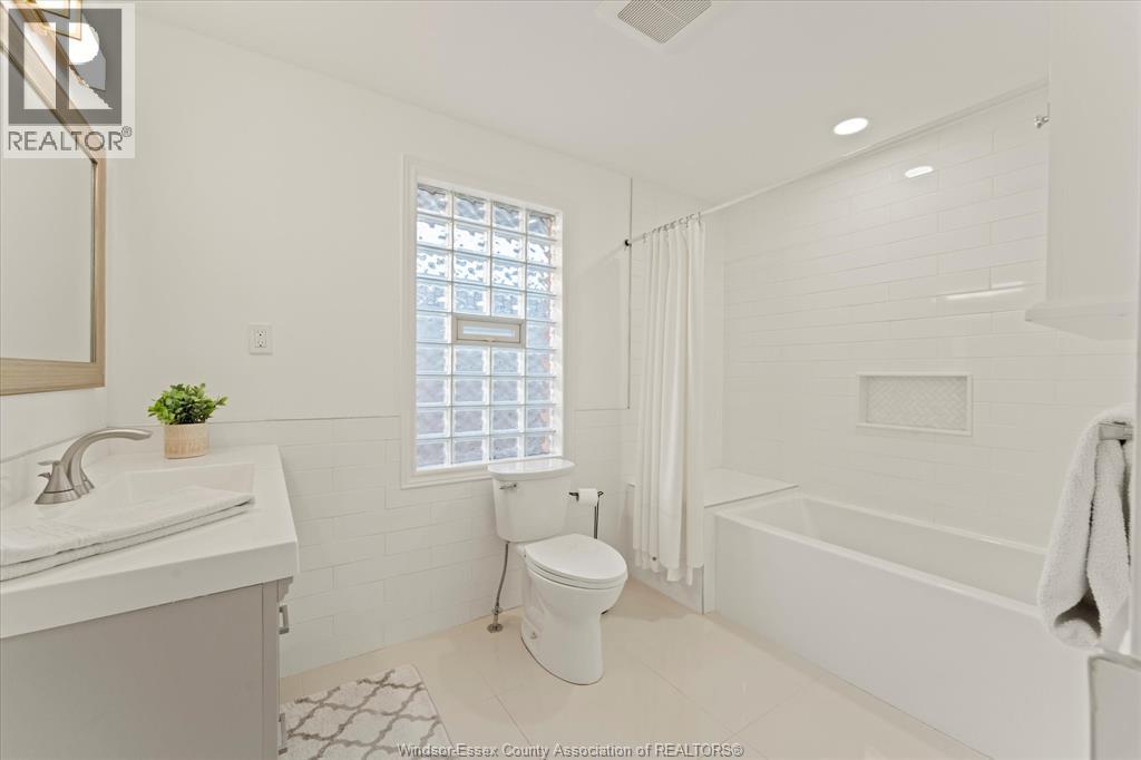 3480 Ouellette Avenue, Windsor, Ontario N9E 3L9 - Photo 14 - 25031651